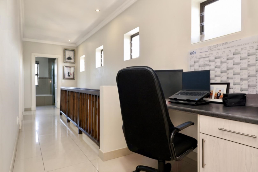 3 Bedroom Property for Sale in Kraaibosch Western Cape